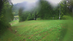 Prostřední část sjezdovky a snowpark