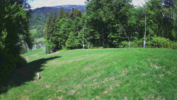 Prostřední část sjezdovky a snowpark