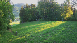 Prostřední část sjezdovky a snowpark