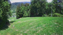 Prostřední část sjezdovky a snowpark