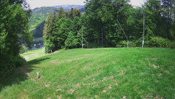 Prostřední část sjezdovky a snowpark