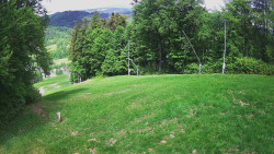 Prostřední část sjezdovky a snowpark