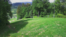 Prostřední část sjezdovky a snowpark