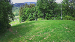 Prostřední část sjezdovky a snowpark