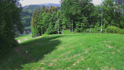 Prostřední část sjezdovky a snowpark
