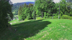 Prostřední část sjezdovky a snowpark