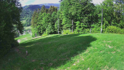 Prostřední část sjezdovky a snowpark