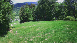 Prostřední část sjezdovky a snowpark