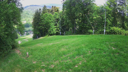 Prostřední část sjezdovky a snowpark