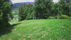Prostřední část sjezdovky a snowpark