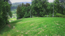 Prostřední část sjezdovky a snowpark