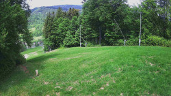 Prostřední část sjezdovky a snowpark