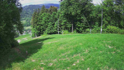 Prostřední část sjezdovky a snowpark
