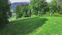 Prostřední část sjezdovky a snowpark