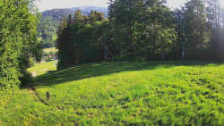 Prostřední část sjezdovky a snowpark