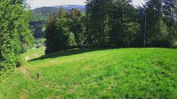 Prostřední část sjezdovky a snowpark