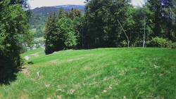 Prostřední část sjezdovky a snowpark