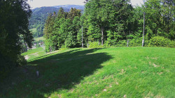 Prostřední část sjezdovky a snowpark
