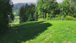 Prostřední část sjezdovky a snowpark