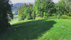 Prostřední část sjezdovky a snowpark