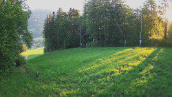 Prostřední část sjezdovky a snowpark