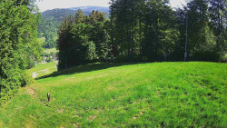 Prostřední část sjezdovky a snowpark