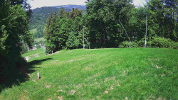 Prostřední část sjezdovky a snowpark
