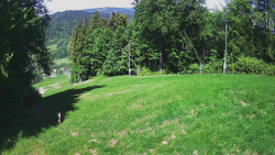 Prostřední část sjezdovky a snowpark