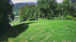 Prostřední část sjezdovky a snowpark