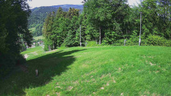 Prostřední část sjezdovky a snowpark