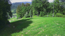 Prostřední část sjezdovky a snowpark