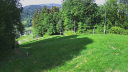 Prostřední část sjezdovky a snowpark