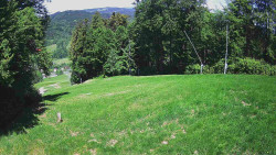 Prostřední část sjezdovky a snowpark