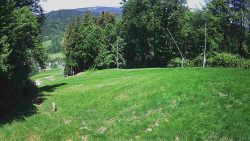 Prostřední část sjezdovky a snowpark