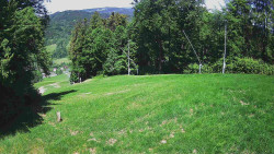 Prostřední část sjezdovky a snowpark