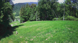 Prostřední část sjezdovky a snowpark