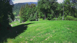 Prostřední část sjezdovky a snowpark