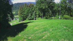 Prostřední část sjezdovky a snowpark