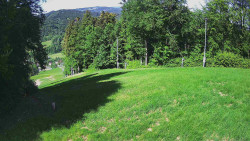Prostřední část sjezdovky a snowpark