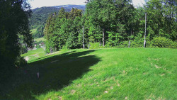 Prostřední část sjezdovky a snowpark