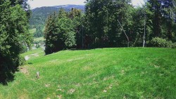 Prostřední část sjezdovky a snowpark