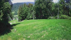 Prostřední část sjezdovky a snowpark