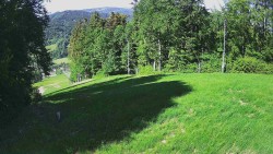Prostřední část sjezdovky a snowpark
