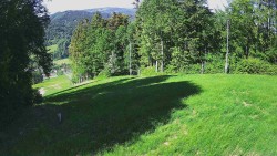 Prostřední část sjezdovky a snowpark
