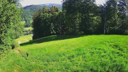 Prostřední část sjezdovky a snowpark
