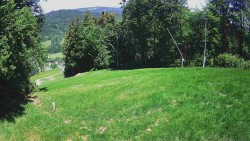 Prostřední část sjezdovky a snowpark