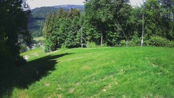 Prostřední část sjezdovky a snowpark