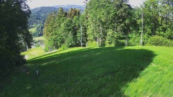 Prostřední část sjezdovky a snowpark
