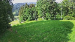 Prostřední část sjezdovky a snowpark