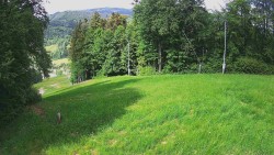 Prostřední část sjezdovky a snowpark
